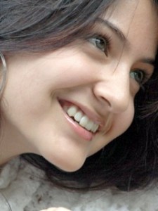 Anushka Sharma Smile 